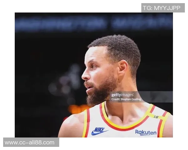 邓利维谈年轻球员成长期待强调与库里和追梦默契合作的重要性 邓利维谈年轻球员成长期待强调与库里和追梦默契合作的重要性