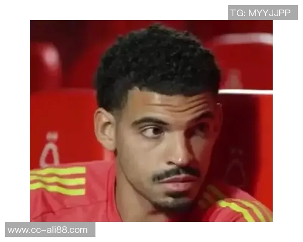 邮报评选曼联近五年最佳引援榜单姆伯莫夺冠C罗位列第四桑乔安东尼排名垫底 邮报评选曼联近五年最佳引援榜单姆伯莫夺冠C罗位列第四桑乔安东尼排名垫底