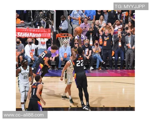 保罗谈与哈登的默契配合称一起打球的时光令人愉悦